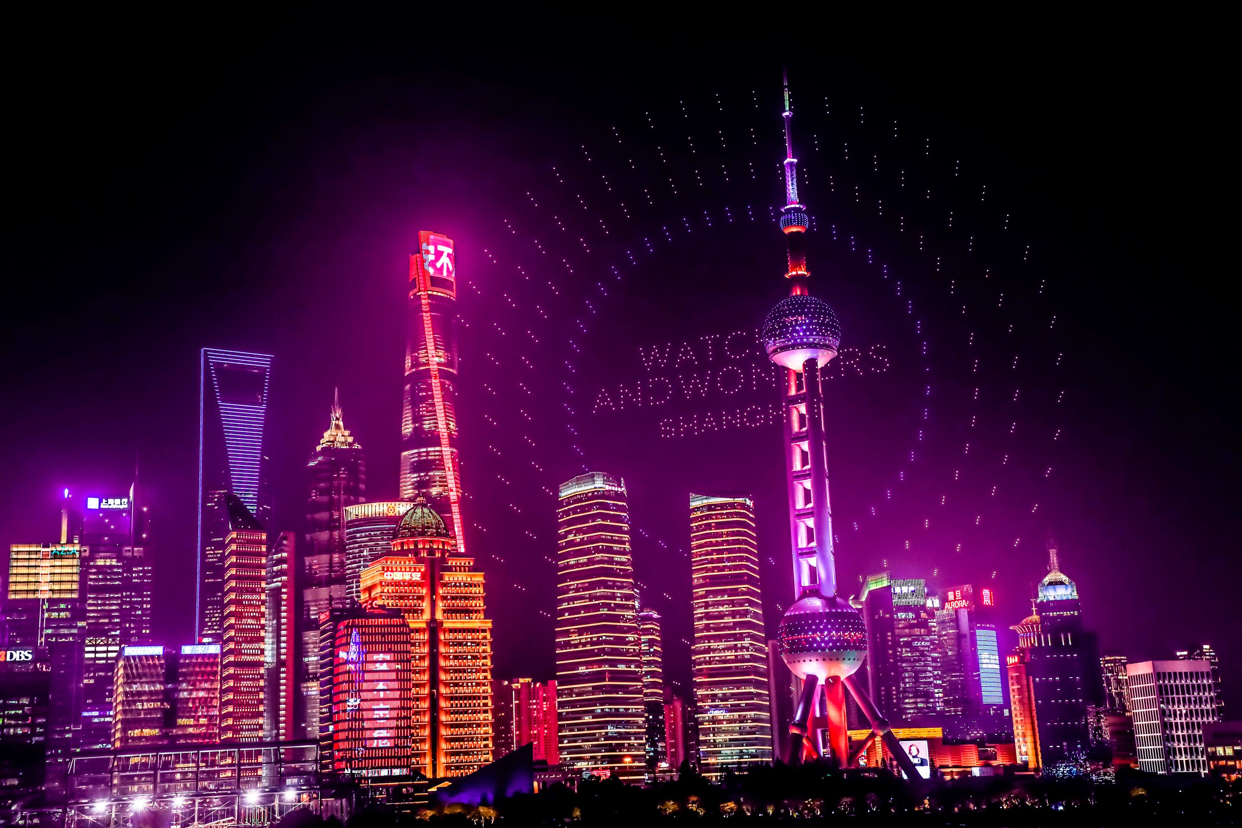 Watches and Wonders Shanghai – logo illuminé par des drones
